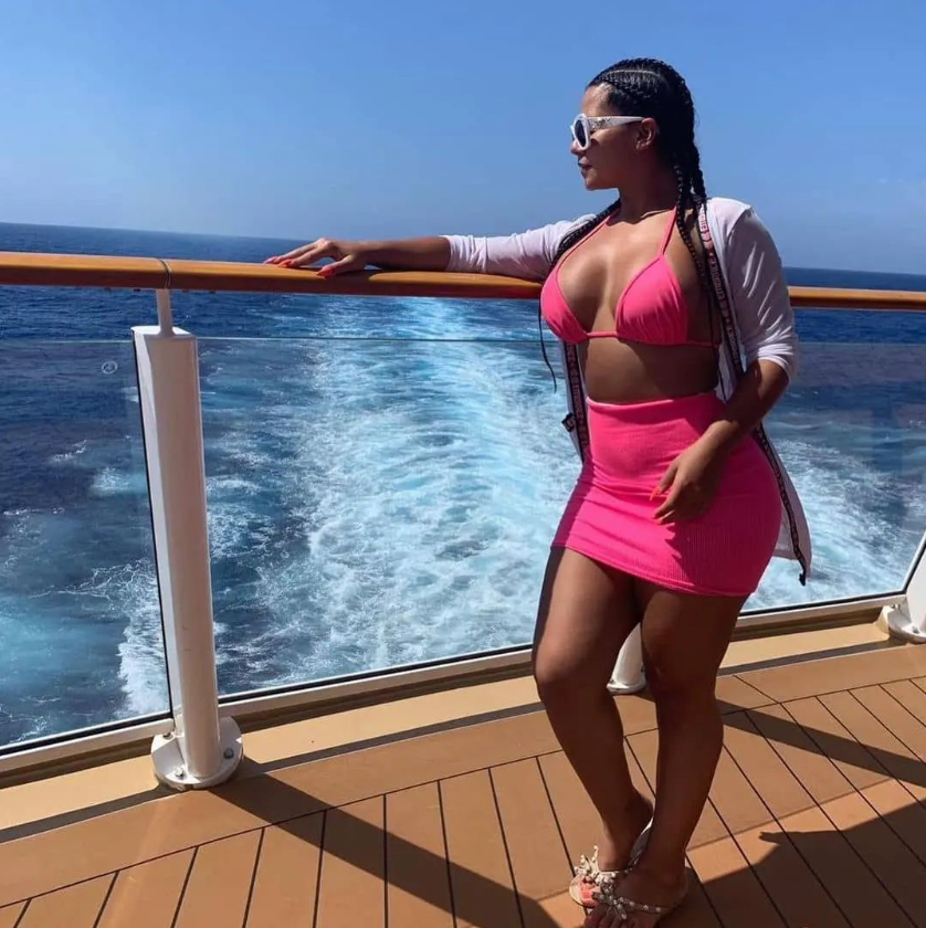 Rose Monroe слив фото онлифанс модели