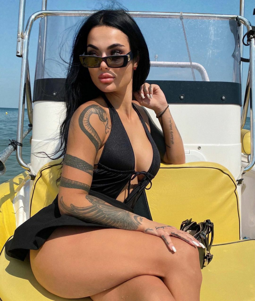 Karolina Smogulecka слив